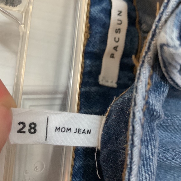Pacsun Mom Jeans in Size 28 Woman’s - Picture 2 of 2